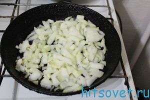 обжарить лук