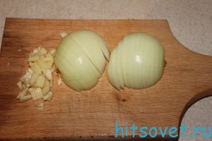 лук нарезать