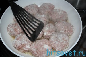 жарим котлеты