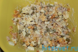 салат из кальмаров