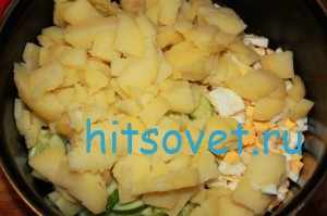 Нарезать картофель