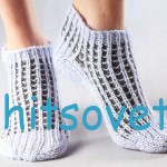 Двухцветные вязаные носки