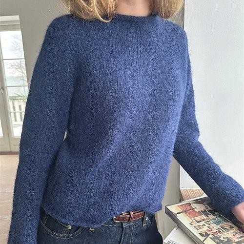 Plain Yoke Pullover — базовый пуловер спицами с круглой кокеткой