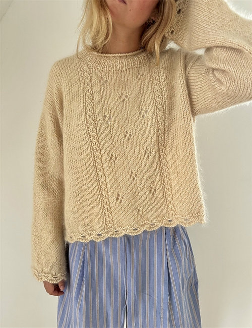 Clover Sweater спицами — свитер с ажурным узором «клевер»